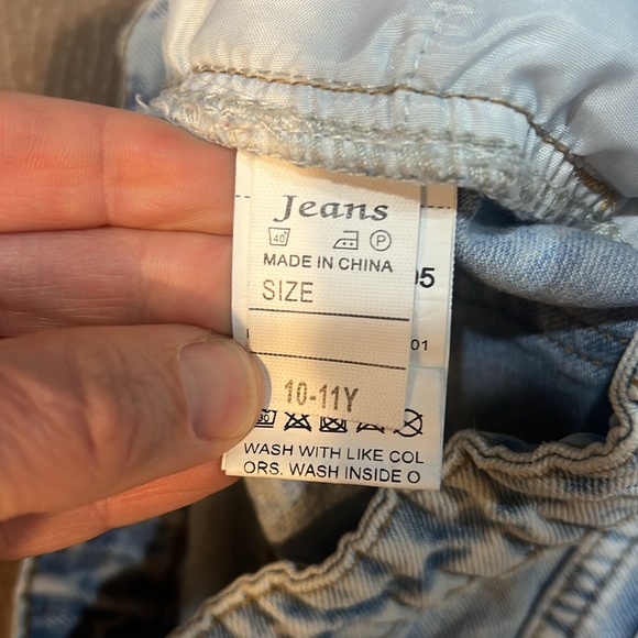 Girls jeans size 10-11Y with adjustable waist. Good condition. - Picture 3 of 4